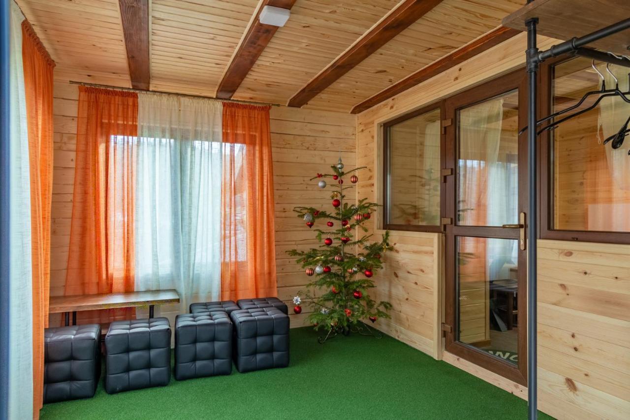 Chalet-tiara